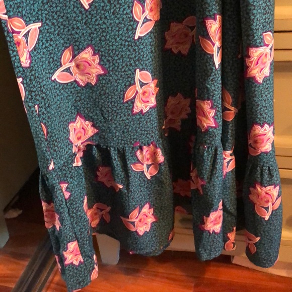 Airy summer maxi dress with floral print - Picture 6 of 7